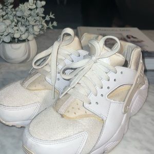 NIKE KIDS hurricanes